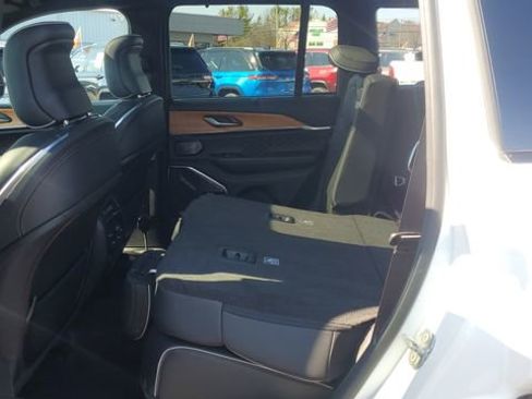 Certified 2022 Jeep Grand Cherokee Summit AWD/4WD image 26