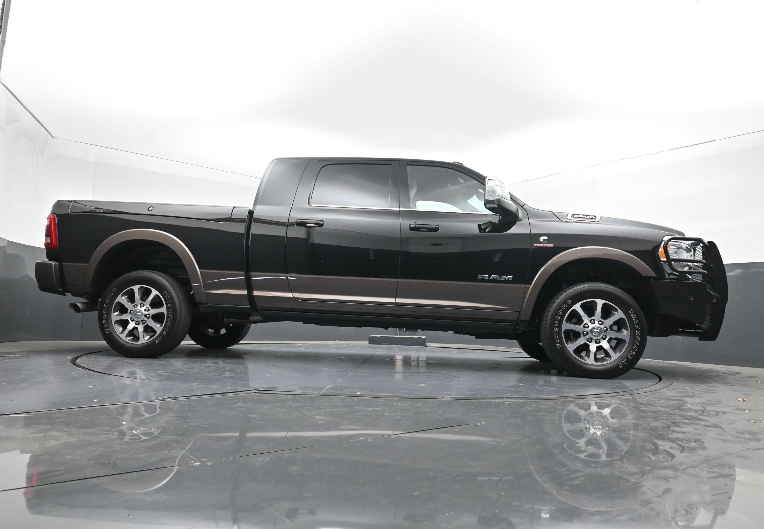 Used 2024 RAM 2500 Limited w/ Towing Technology Group AWD/4WD image 32