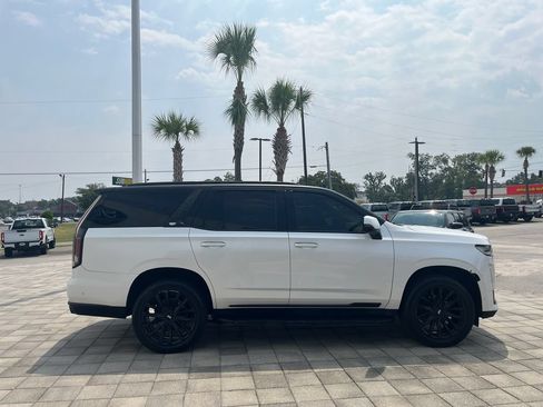 Used 2021 Cadillac Escalade Premium Luxury AWD/4WD image 7