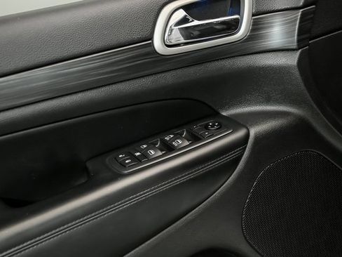 Used 2020 Jeep Grand Cherokee Altitude image 9