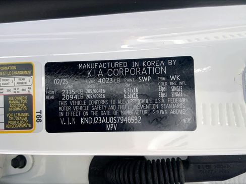 Used 2025 Kia Soul LX w/ LX Technology Package FWD image 37