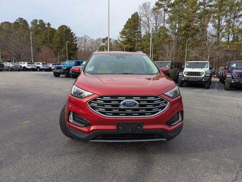Used 2022 Ford Edge SEL w/ Convenience Package image 2