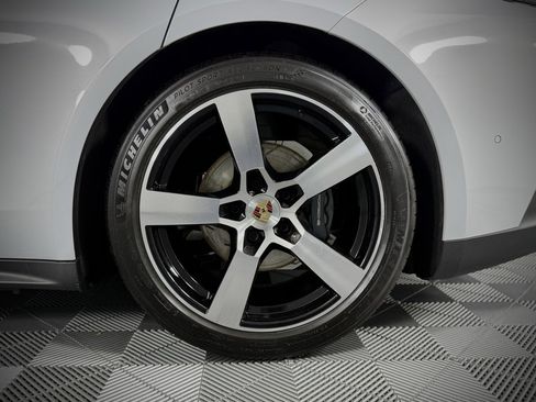 Used 2025 Porsche Panamera 4 image 15