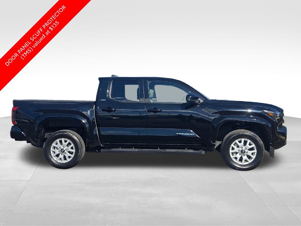 Certified 2025 Toyota Tacoma SR5 AWD/4WD image 10