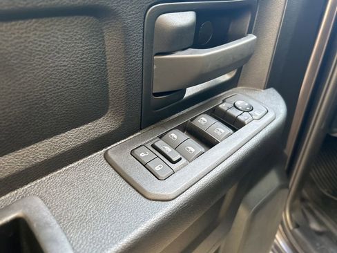 Used 2025 RAM 3500 Tradesman w/ Chrome Appearance Group image 32