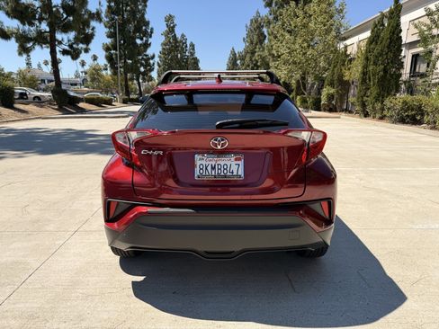 Used 2019 Toyota C-HR LE FWD image 8