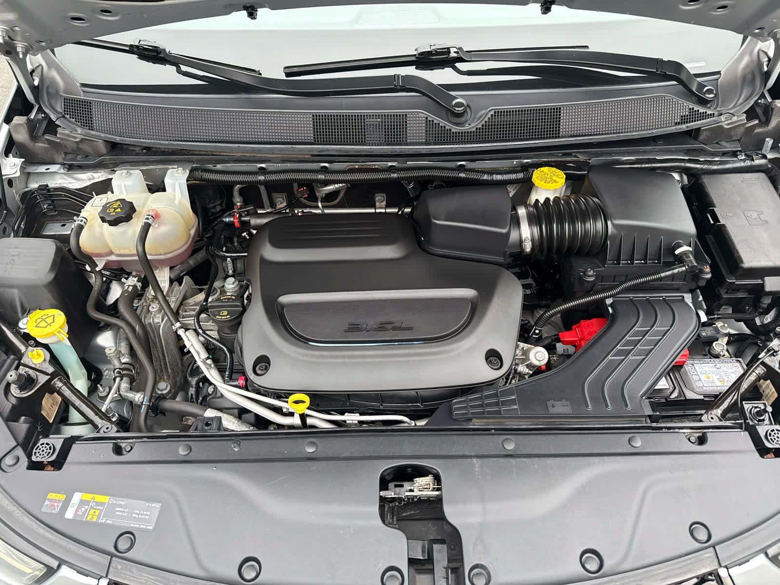 Used 2023 Chrysler Pacifica Touring FWD image 19