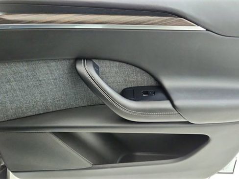 Used 2022 Tesla Model X image 22