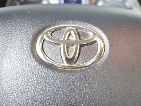 Used 2020 Toyota Tacoma SR5 AWD/4WD image 31