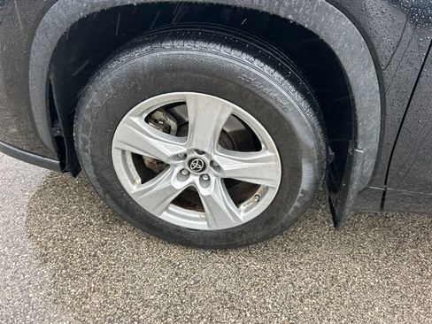 Used 2023 Toyota Highlander L image 55