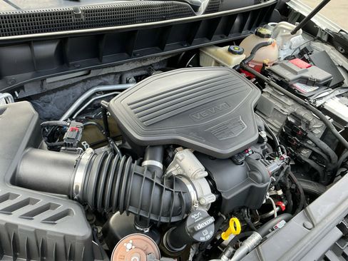 Used 2018 Cadillac XT5 FWD image 24