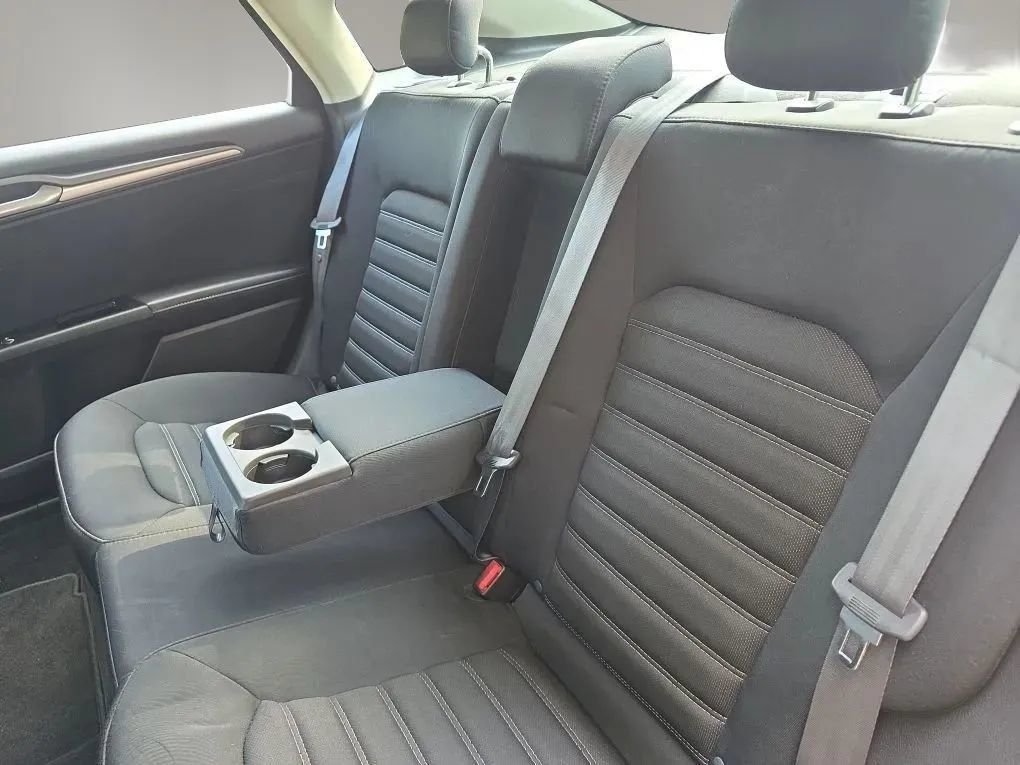 Used 2014 Ford Fusion SE FWD image 37