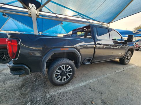 Used 2020 GMC Sierra 3500 AT4 w/ AT4 Premium Package image 4