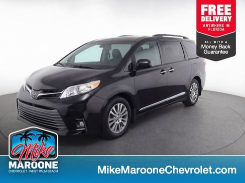 Used 2019 Toyota Sienna XLE w/ XLE Navigation Package image 1