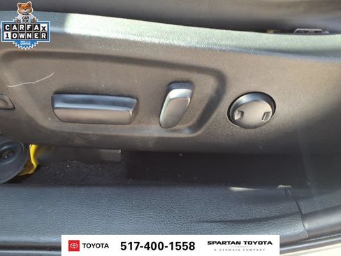 Used 2019 Toyota Highlander XLE AWD/4WD image 17