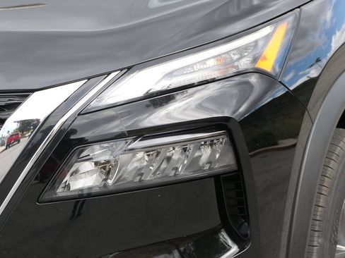 Used 2023 Nissan Rogue S FWD image 9