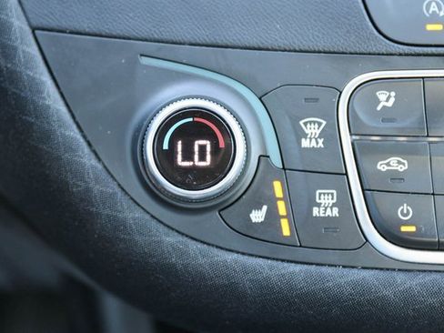 Used 2025 Chevrolet Malibu LT image 23