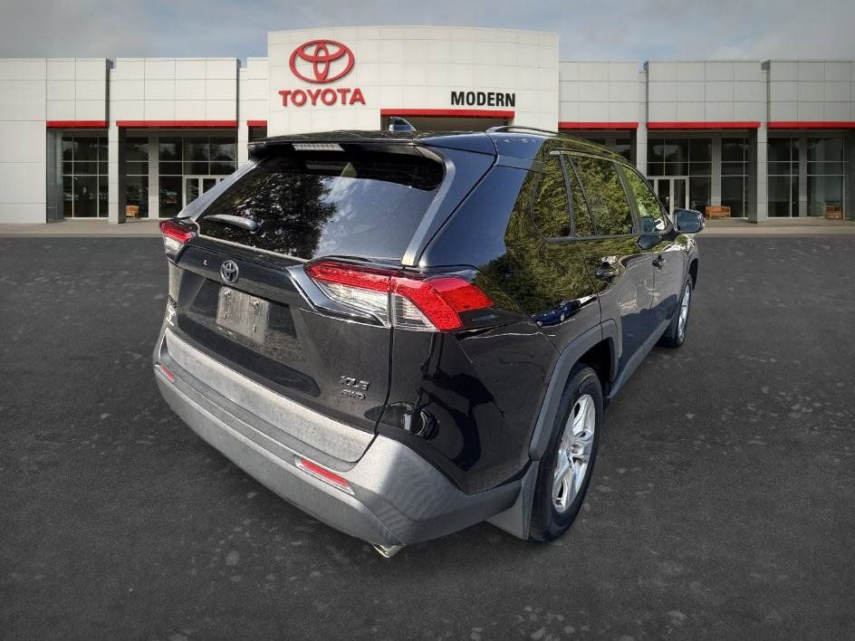 Used 2020 Toyota RAV4 XLE w/ Convenience Package AWD/4WD image 16