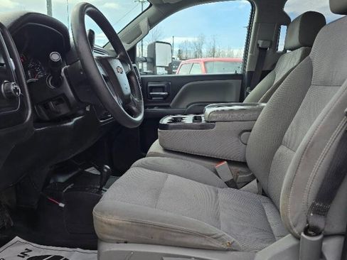 Used 2019 Chevrolet Silverado 2500 W/T AWD/4WD image 10