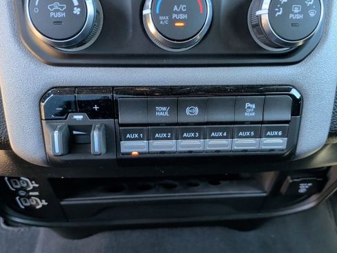 Used 2024 RAM 2500 Tradesman w/ Chrome Appearance Group image 30