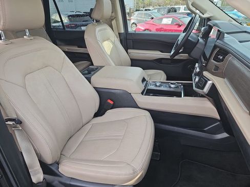 Used 2024 Ford Expedition Max Limited image 10