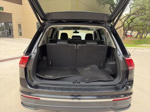 Used 2024 Volkswagen Tiguan SE FWD image 4