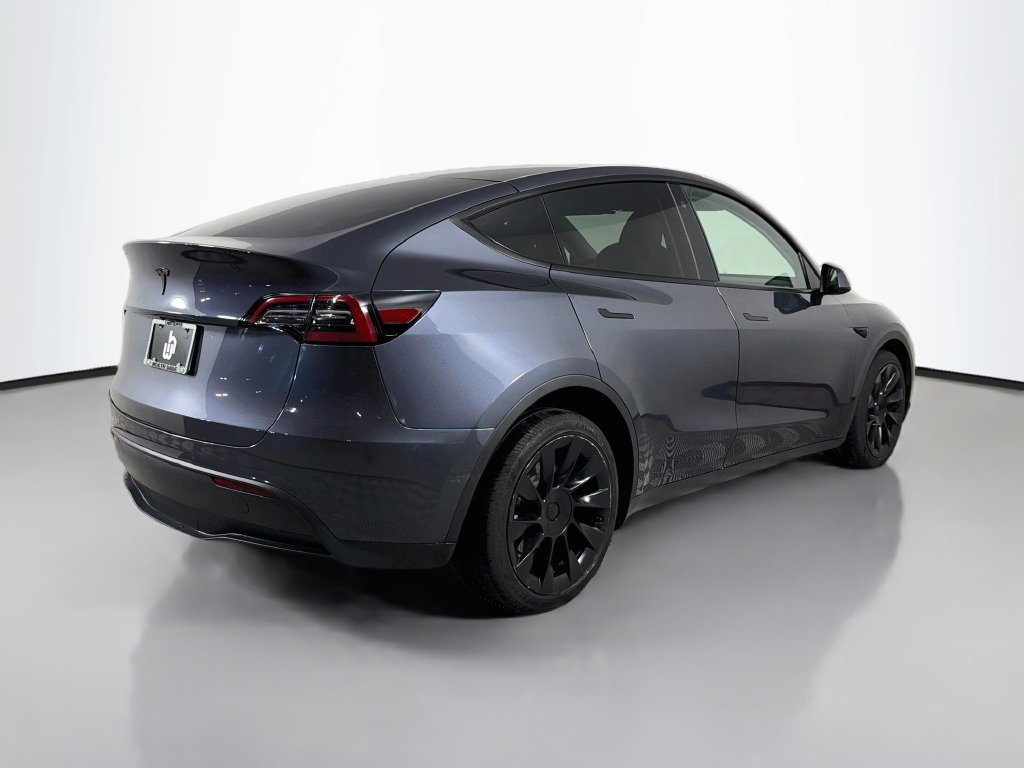 Used 2022 Tesla Model Y Long Range AWD/4WD image 5
