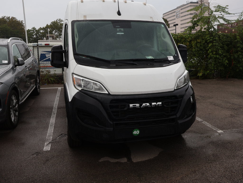 Used 2025 RAM ProMaster 2500 w/ Convenience Group FWD image 4