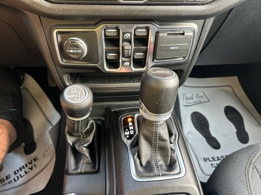 Used 2024 Jeep Gladiator Sport AWD/4WD image 17
