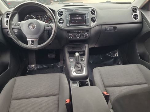 Used 2017 Volkswagen Tiguan Limited w/ Premium Package image 14