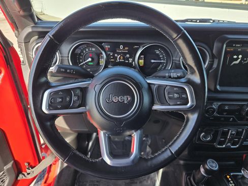 Used 2022 Jeep Wrangler Unlimited Sahara image 18