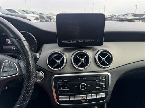 Used 2020 Mercedes-Benz GLA 250 GLA 250 image 25