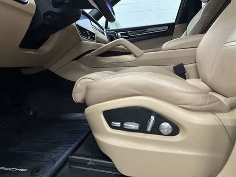 Used 2019 Porsche Cayenne AWD/4WD image 27