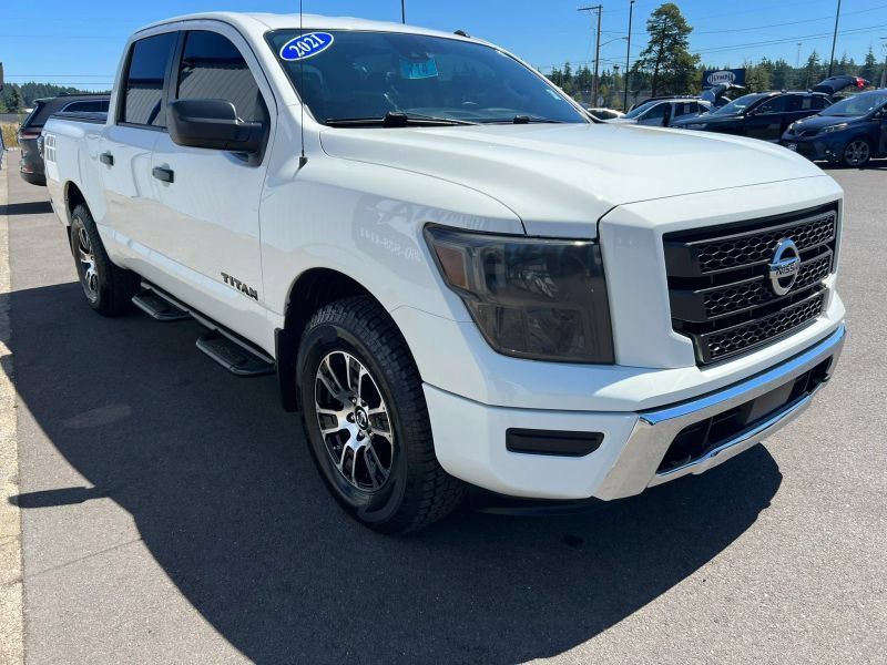 Used 2021 Nissan Titan SV w/ Accessory Utility Package AWD/4WD image 4