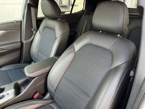 Used 2025 Buick Envista Preferred image 36