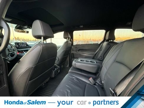 Used 2025 Honda Odyssey Sport-L image 14