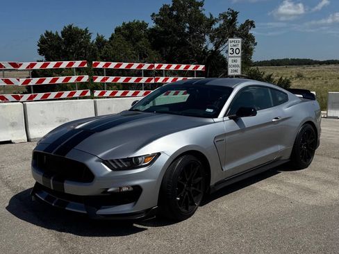Used 2020 Ford Mustang Shelby GT350 w/ Technology Package RWD image 2