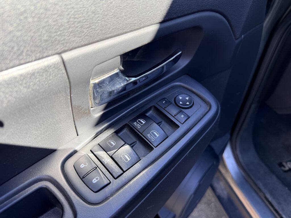 Used 2012 Jeep Liberty Sport AWD/4WD image 8