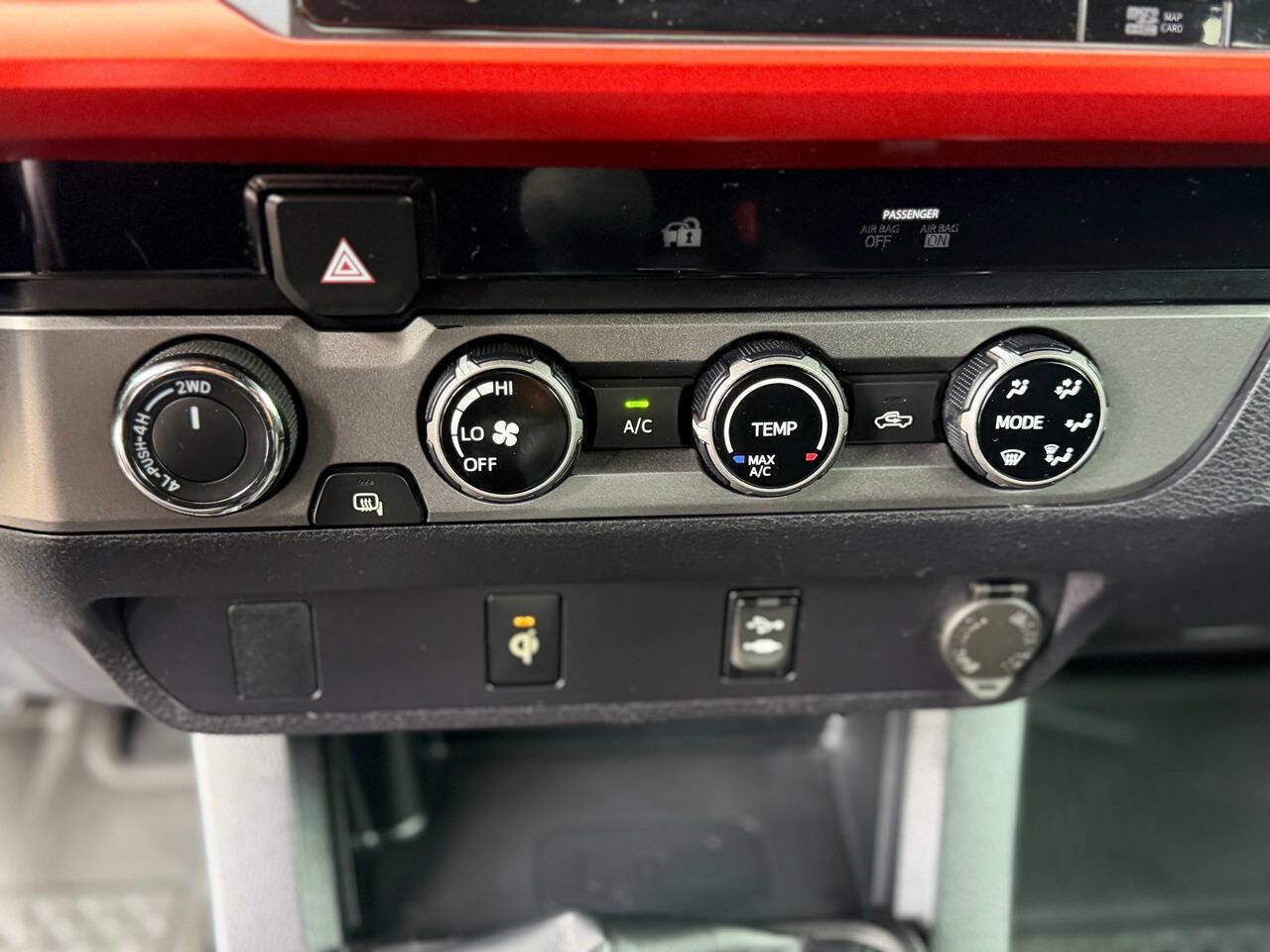 Used 2017 Toyota Tacoma TRD Sport w/ Tow Package AWD/4WD image 17