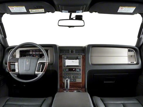 Used 2013 Lincoln Navigator 2WD w/ HD Trailer Tow Pkg image 8