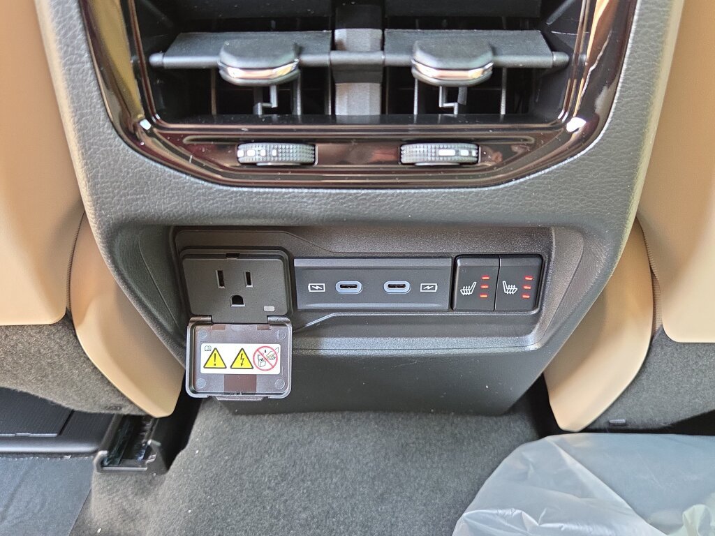 New 2026 Jeep Grand Cherokee Limited RWD image 8