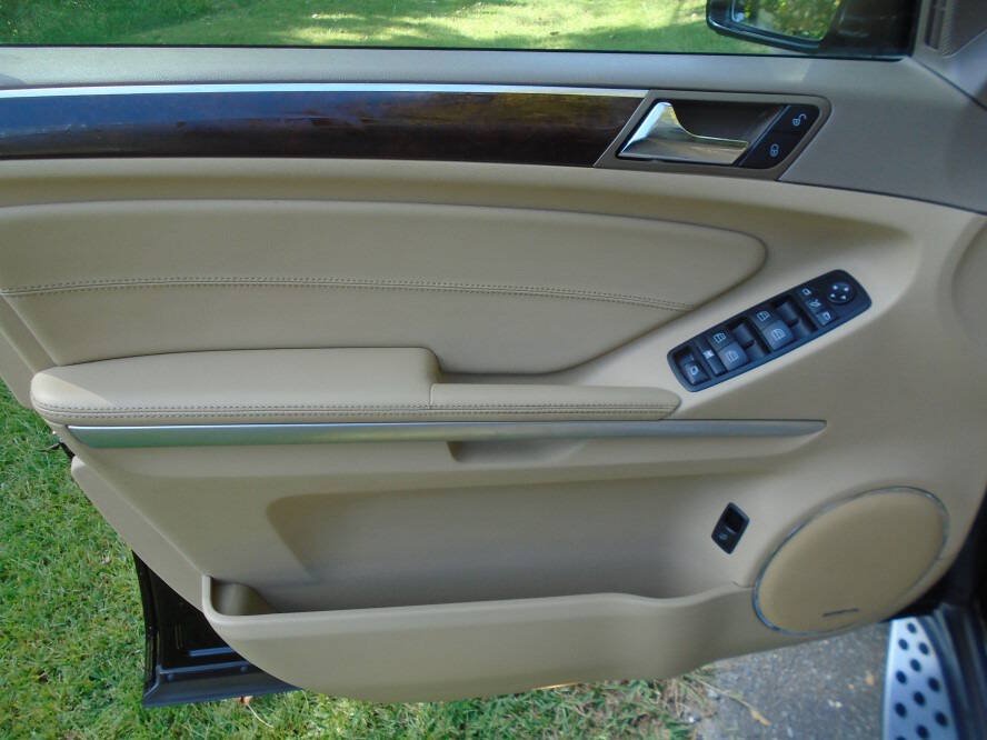 Used 2012 Mercedes-Benz GL 450 4MATIC image 18