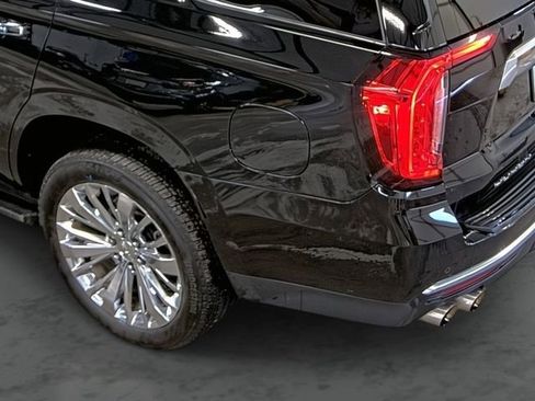 Used 2022 GMC Yukon Denali w/ Denali Ultimate Package AWD/4WD image 10