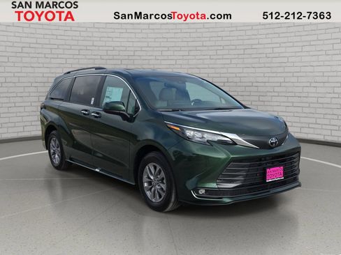 New 2026 Toyota Sienna XLE FWD image 3