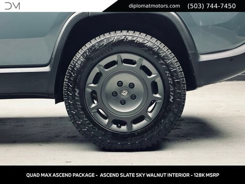 Used 2026 Rivian R1S Premium AWD/4WD image 43