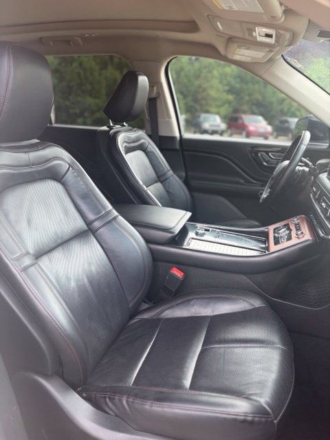 Used 2023 Lincoln Aviator Reserve w/ Equipment Group 201A AWD/4WD image 14