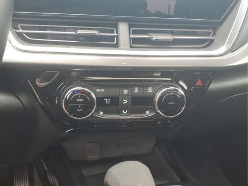 Certified 2024 Chevrolet Trax ACTIV w/ Sunroof Package FWD image 17