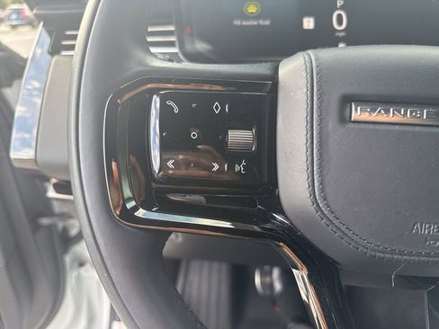 Used 2023 Land Rover Range Rover Sport SE Dynamic image 11