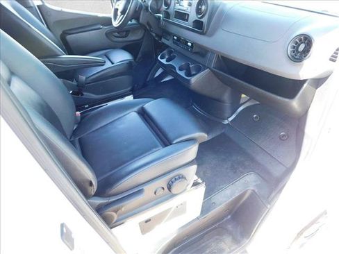 Used 2022 Mercedes-Benz Sprinter 2500 image 25