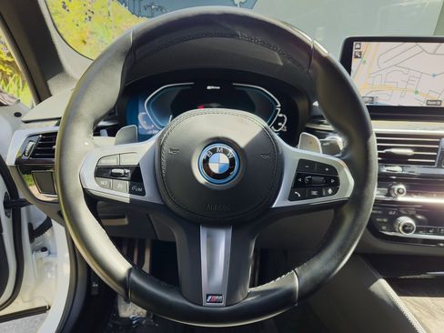 Used 2023 BMW 530e w/ M Sport Package image 14